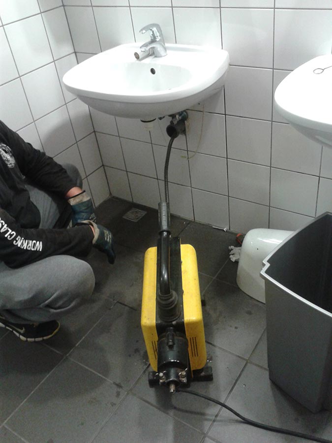 Zatkana toaleta — usługi UCO