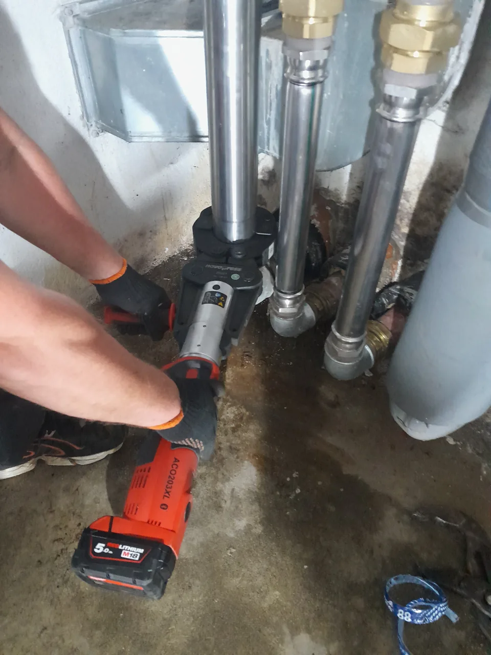 Wymiana instalacji wodnych w technologii INOX (stal nierdzewna) — fotografia 1